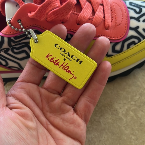 Coach x Keith Haring Special Edition sneakers ❤️🥰👏🤗 - Picture 4 of 8
